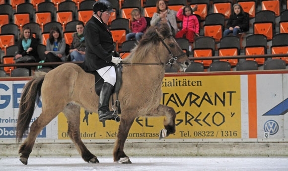 Videoclips von gelungener Eis-Premiere in Oberstdorf