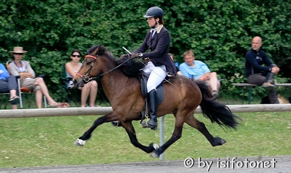 Ellenbach: Maaike & Týrson toppen T2, Nicole/Martina T1