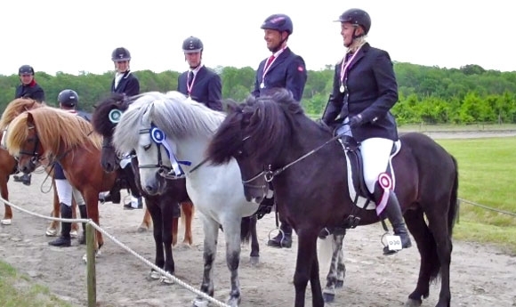 Isabelle ‘entthront’ Nils, T2 an Linda (SE), Jeanette (DK)