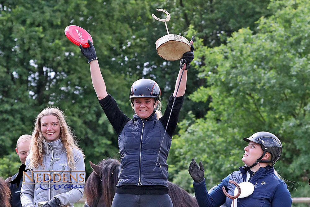 Ladina & Losti düsen zu P2-Gold auf Móarbær