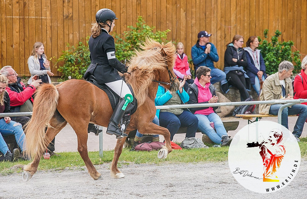 Susi, Janne und Sarah strahlen am Sonnenhof