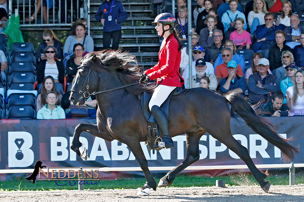 Frederikke vor Susi nach Block 1 im WM-Viergang