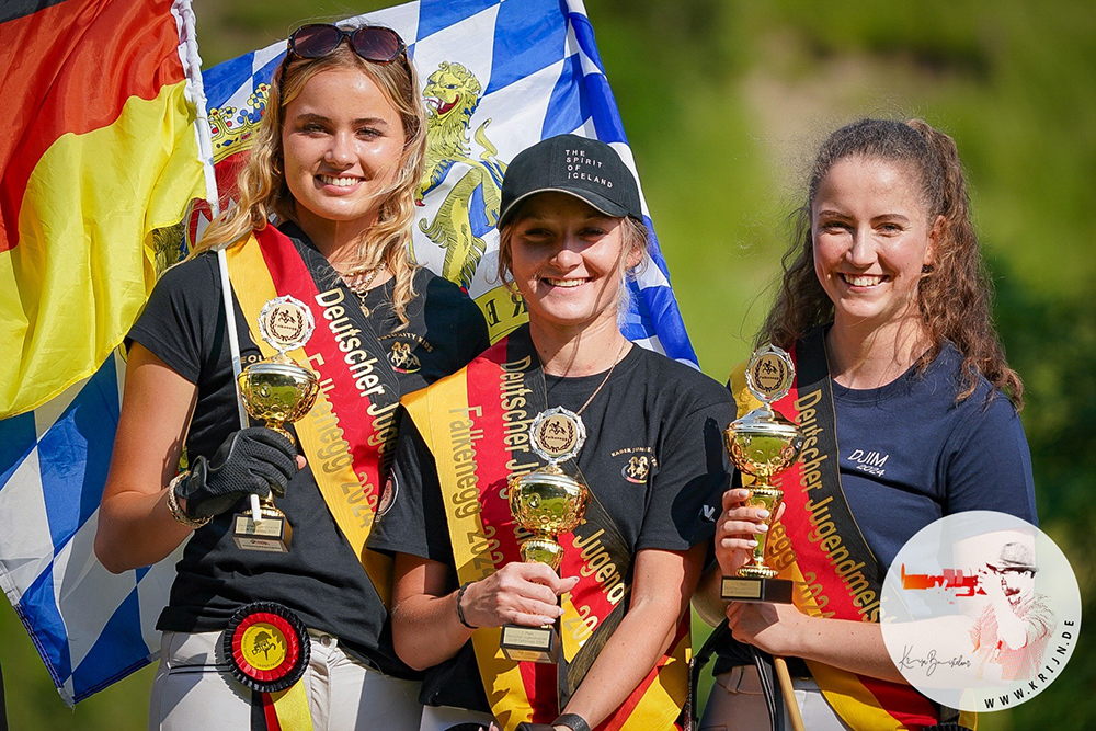 Gloria, Mirja, Celina, Lena jubeln an DJIM-Tag 1