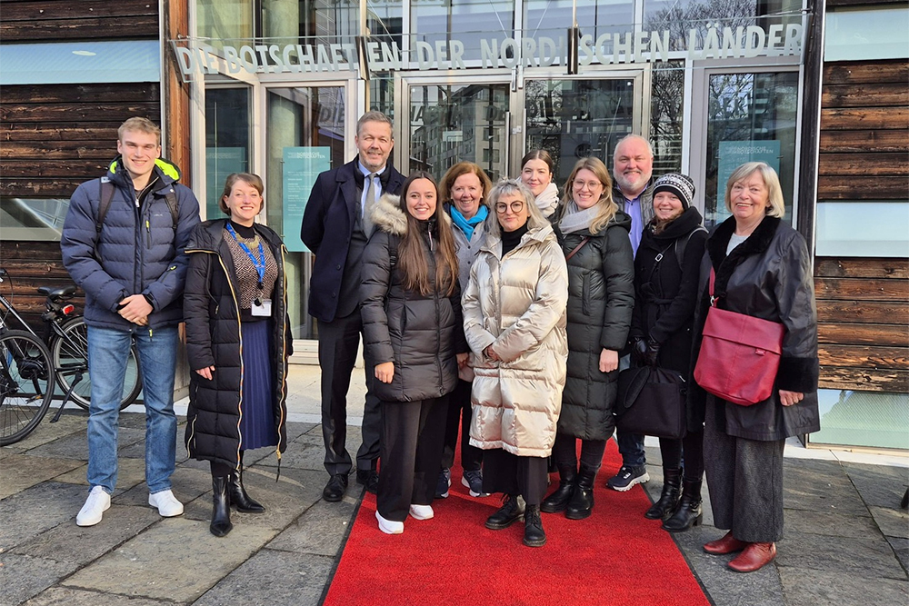 IPZV-Riege zu Besuch in der Isländischen Botschaft